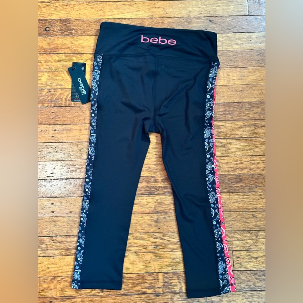 New Bebe Sport Women Double Print Hibiscus (Red)/Black Capri Leggings Activewear - Picture 1 of 7